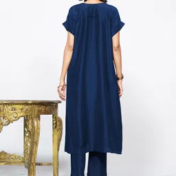 Sangria Round Neck Kurta Set image 5