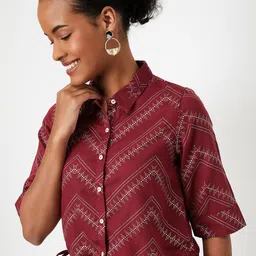 max Women Geometric Printed Shirt Collar Top-image-34