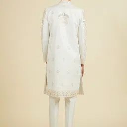 Manyavar Men Embroidered Exquisite Sherwani Set With Dupatta image 3