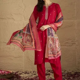 House of Pataudi Women Ethnic Motifs Embroidered Kurta with Trousers & Dupatta-image-65