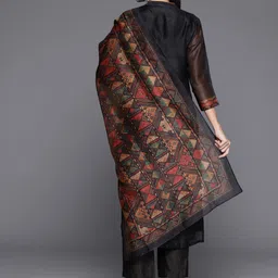 Varanga Women Geometric Printed Mandarin Collar Regular Kurta & Trousers With Dupatta image 5