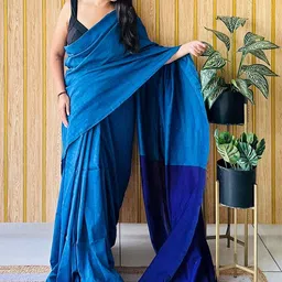 HERE&NOW Women Solid Saree With Matching Pallu Blouse-picture-31