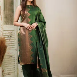 Altecia Women Regular Kurta with Trousers & With Dupatta-picture-14