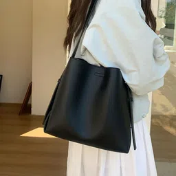 StyleCast x Revolte Women PU Bucket Handheld Bag image 5