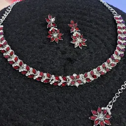 VATSALYA creation Rhodium-Plated Alloy Artificial Stones Statement Necklace image 2