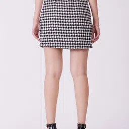 FableStreet Women Checked A-Line Mini Skirt image 3