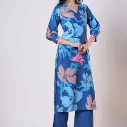 DIVASTRI Women Floral Printed Regular Kurta with Trousers image 3