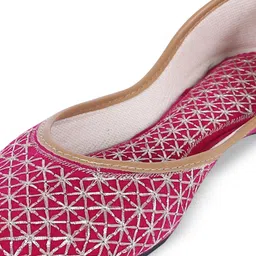 DFR Women Mojaris Flats image 2