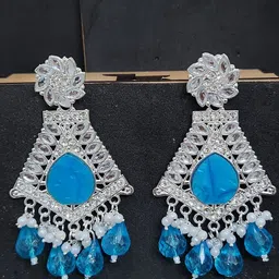 MADDY SPACE Floral Drop Earrings image 1