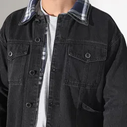 SHOWOFFFF Men Spread Collar Solid Lightweight Denim Jacket image 5