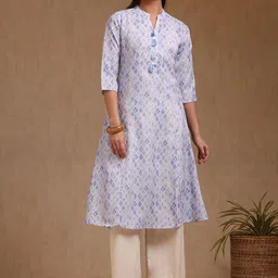 Soch Women Geometric Printed Panelled Mandarin Collar Thread Work Linen A-Line Kurta-image-11