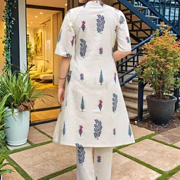Aaghnya Women Ethnic Motifs Printed Regular Kurta Set image 5