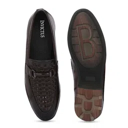 INVICTUS Men Textured Formal Loafers image 5