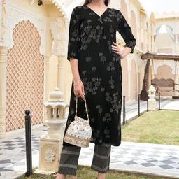 MITTOO Women Ethnic Motifs Printed Regular Kurta with Trousers-picture-10