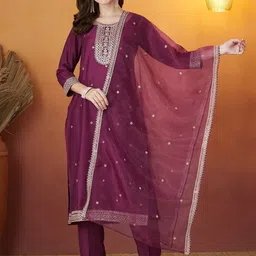 colors  of earth Colors of Earth Women Floral Embroidered Thread Work Kurta with Trousers & Dupatta image 5