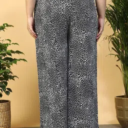 Oxolloxo Curve Women Animal Printed Original Trousers image 4