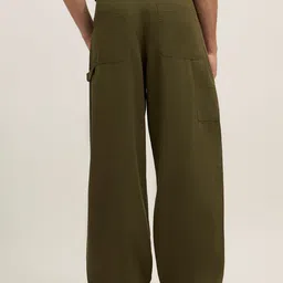 Espanshe Men Relaxed Straight Leg Trousers image 5