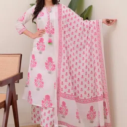 Shriyangan Women Floral Printed Regular Kurta with Palazzos & With Dupatta image 3