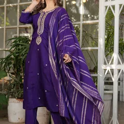 ZAIERRA Women Ethnic Motifs Embroidered Chanderi Silk Kurta With Trousers & With Dupatta image 4