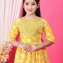 NFashion Girls Yellow Clothing Set image 4