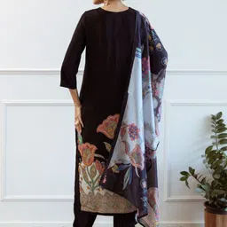 Anouk Women Ethnic Motifs Printed Regular Thread Work Pure Cotton Kurta with Trousers & With Dupatta image 3