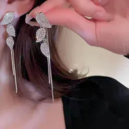 DressBerry Leaf Shaped Drop Earrings image 4