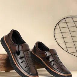 FAV SHOES Men Velcro Shoe-Style Sandals-image-12