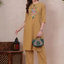 OH MI DIOS Ethnic Motifs Embroidered Thread Work Pure Cotton Kurta With Trousers-picture-21