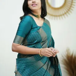 CaniBani Woven Design Silk Blend Handloom Banarasi Saree image 4