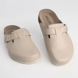 NoStrain Men Solid Adjustable Buckle Detail Mule Cork Shoes image 3