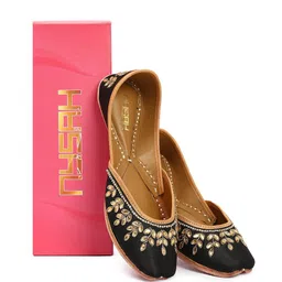 Nysah Women Embellished Ethnic Mojaris Flats-image-41