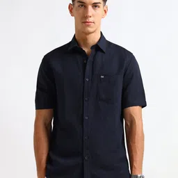 Arrow Sport Men Solid Spread Collar Regular Fit Casual Shirt-image-1