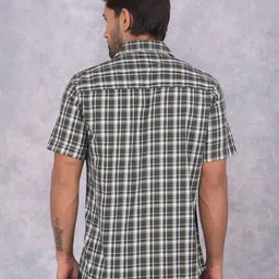 Crimsoune Club Men Smart Spread Collar Tartan Checked Cotton Slim Fit Casual Shirt image 3