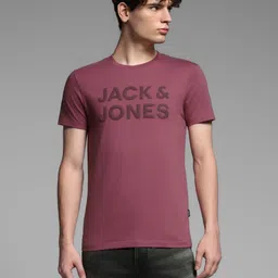 Jack & Jones Men Typography Printed Pockets Slim Fit T-shirt-picture-56