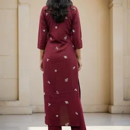 Satjal Fab Women Ethnic Motifs Embroidered Regular Thread Work Kurta with Trousers image 5