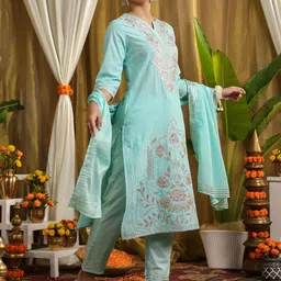 SCAKHI Floral Embroidered Gotta Patti Cotton Cambric Kurta With Trousers & Dupatta image 2