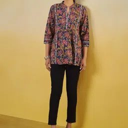 Anouk Floral Printed Pleated Mandarin Collar Pure Cotton A-Line Kurti image 2