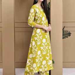 Rajnandini Women Ethnic Motifs Printed Regular Pure Cotton Kurta with Trousers image 4