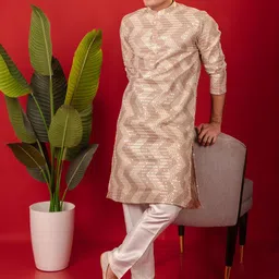 SUUTRAA BY SG Men Woven Design Embroidered Silk Kurta with Pyjamas image 4
