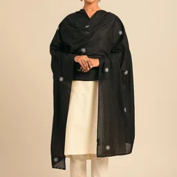 JAYPORE Floral Embroidered Cotton Dupatta With Thread Work image 2