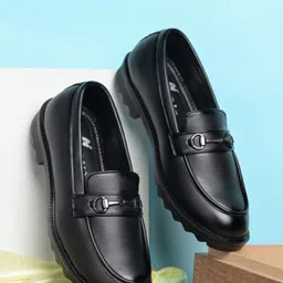 NAATU Men Round Toe Formal Slip-On Shoes image 2