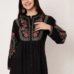 Atha Fashion Floral Embroidered Mandarin Collar Cotton Top-picture-49