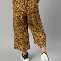Sera Women Floral Printed Flared High-Rise Culottes Trousers image 2