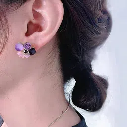 dressberry DressBerrySet Of 2 Agate Studded Floral Shaped Studs image 2