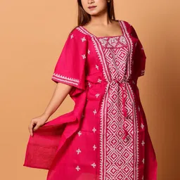 Laa Calcutta Embroidered Nightdress image 5