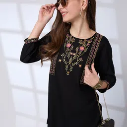 Globus Embroidered Tunic-image-15