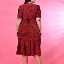 PrettyPlus by Desinoor.com Plus Size Tie and Dye Puff Sleeve Wrap Midi Dress image 4