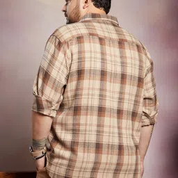 Instafab Plus Checked Comfort Spread Collar Cotton Shirt image 5