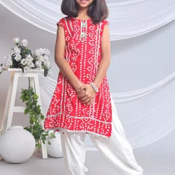 misbis Girls Bandhani Printed Gotta Patti Pure Cotton Kurti with Dhoti Pant-image-90