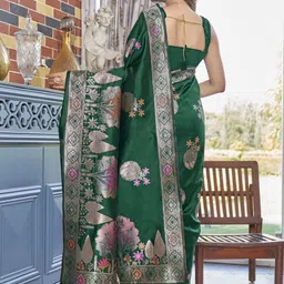 ZIKARAA Ethnic Motifs Zari Saree image 3